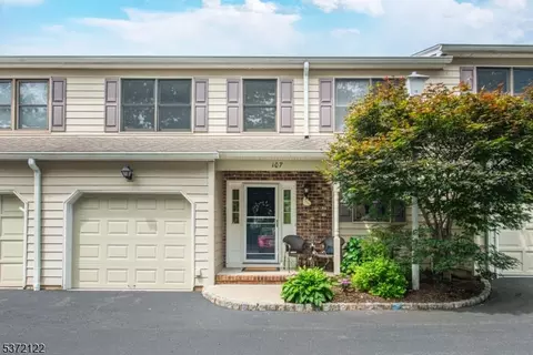 107 Sunrise Dr, Gillette, NJ 07933