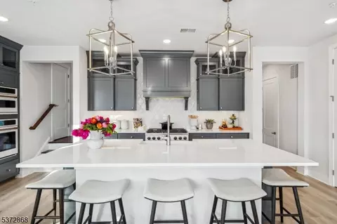 275 Jasmine Dr #1223, Warren, NJ 07059