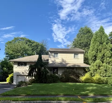 28 S Derby Rd, Springfield, NJ 07081
