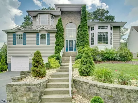 3 Eliot Ct, Ledgewood, NJ 07852