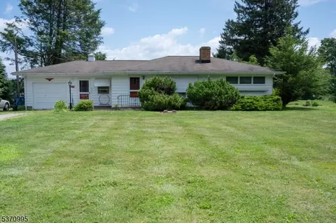 208 Cherryville Rd, Flemington, NJ 08822