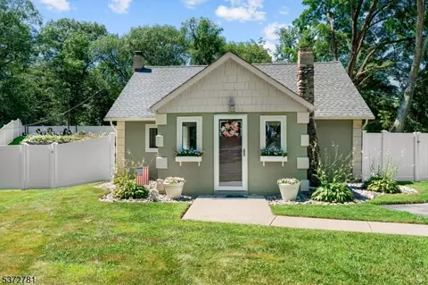 85 Lake Wallkill Rd, Sussex, NJ 07461