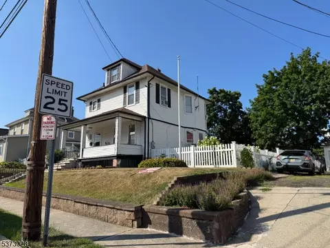 8 Spring St, Clifton, NJ 07011