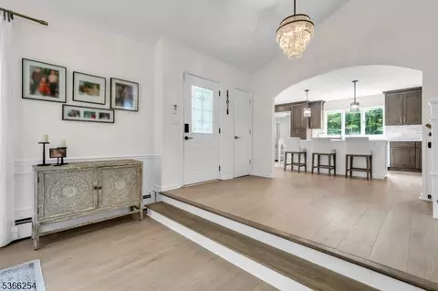 9 Spring Ln, Warren, NJ 07059 photo 3