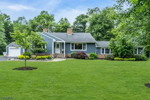 9 Spring Ln, Warren, NJ 07059
