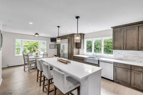 9 Spring Ln, Warren, NJ 07059 photo 6