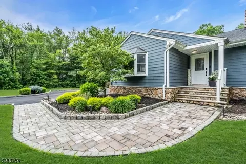 9 Spring Ln, Warren, NJ 07059 photo 2