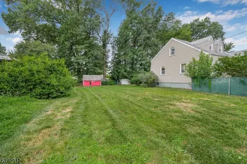 202 Hoover Pl, Union Twp, NJ 07083