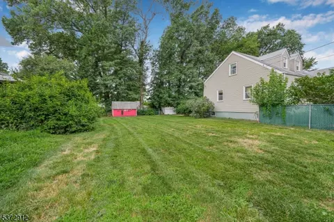 202 Hoover Pl, Union Twp, NJ 07083