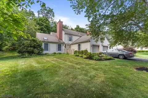 78 Commonwealth Dr, Basking Ridge, NJ 07920