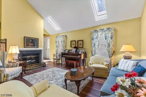 78 Commonwealth Dr, Basking Ridge, NJ 07920 photo 6