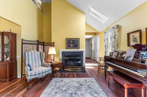 78 Commonwealth Dr, Basking Ridge, NJ 07920 photo 8