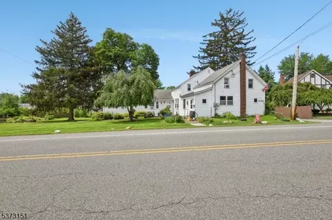 113 Beaufort Ave, Livingston, NJ 07039