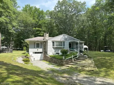 38 Mary Jones Rd, Newton, NJ 07860