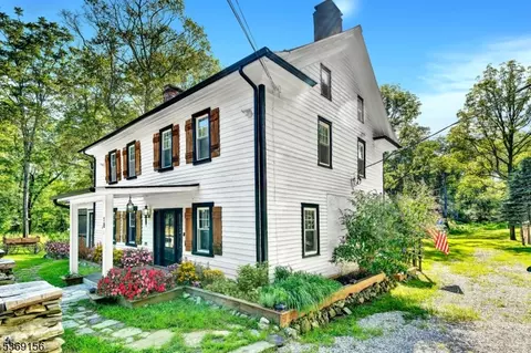 18 Edge Hill Rd, Blairstown, NJ 07825