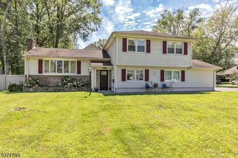 1466 Lamberts Mill Rd, Scotch Plains, NJ 07076