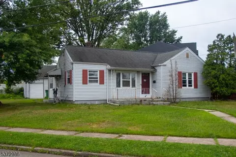 60 Runyon Ave, Edison, NJ 08817