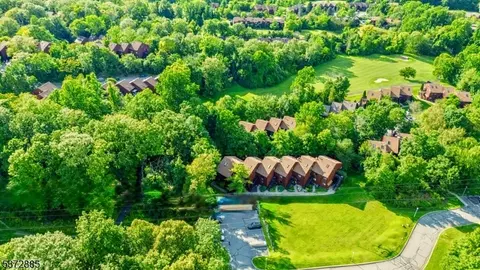 20 Augusta Dr #9, Vernon, NJ 07462