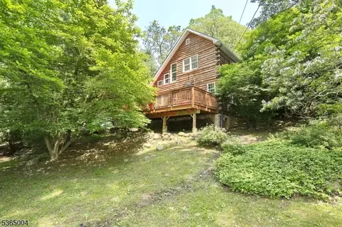 19 Mohawk Trl, Ringwood, NJ 07456