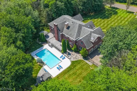 62 Canoe Brook Ln, Far Hills, NJ 07931