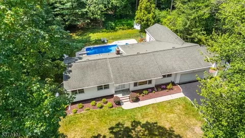 10 Campo Rd, Randolph, NJ 07869