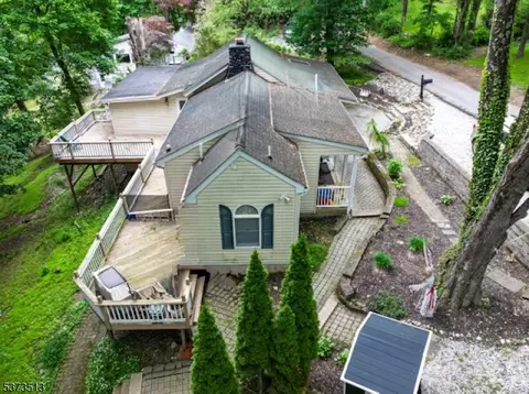 6 Pinecliff Rd, Newton, NJ 07860