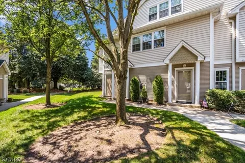 37 Mayer Dr, Clifton, NJ 07012