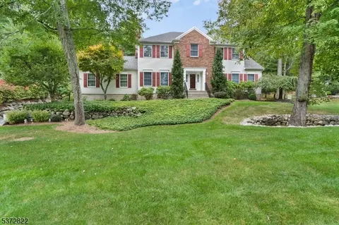6 Everest Dr, Hackettstown, NJ 07840