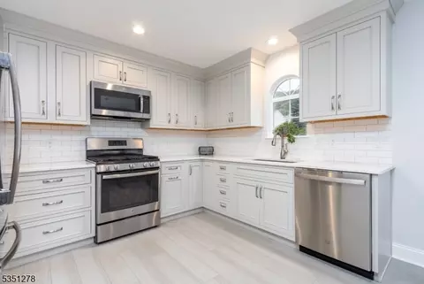 360 Wren Ln, Bedminster, NJ 07921 photo 4
