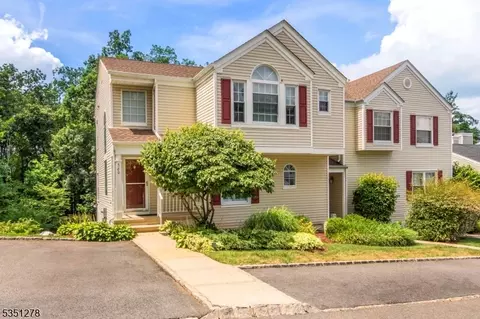360 Wren Ln, Bedminster, NJ 07921