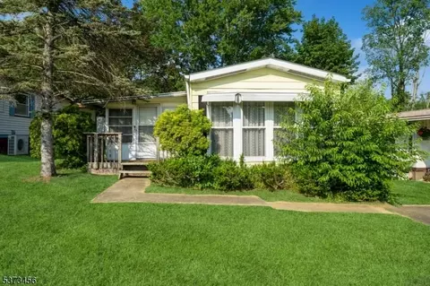 195 W Main St UNIT 34, Chester, NJ 07930