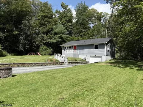 6 Polk Pl, Vernon, NJ 07462