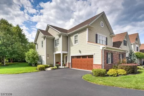 16 Cabell Ct, Morristown, NJ 07960