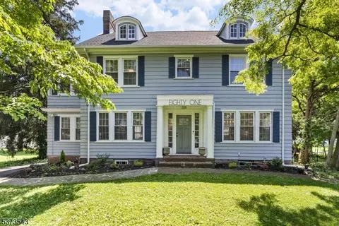 81 Eastwood St, East Orange, NJ 07017