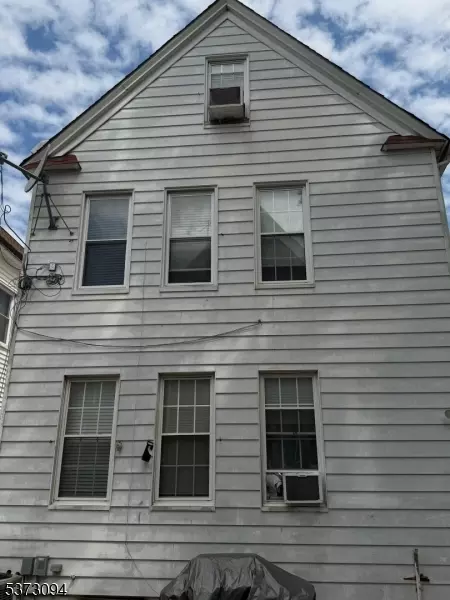 22 E 4th St, Bayonne, NJ 07002