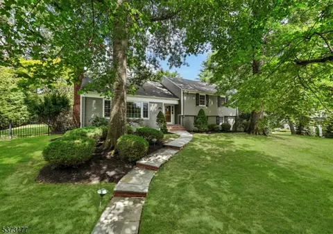 2 Inverness Ct, Short Hills, NJ 07078