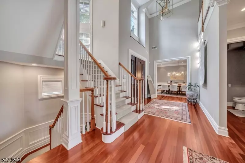 Entry Way - 1118 Pines Lake Dr, Wayne, NJ 07470 photo 2 of 3
