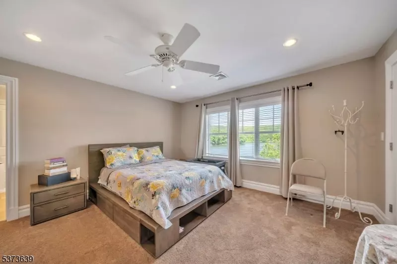 Bedroom - 1118 Pines Lake Dr, Wayne, NJ 07470 photo 5 of 10