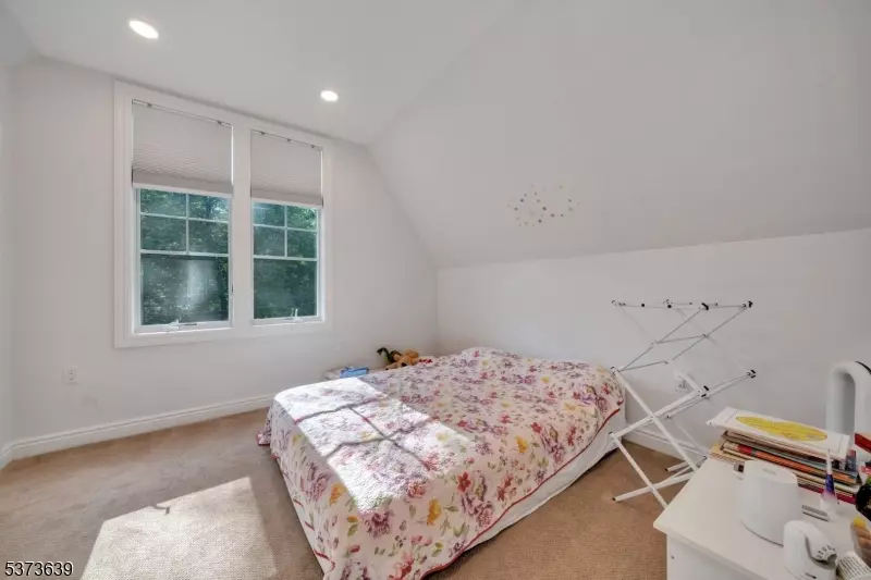 Bedroom - 1118 Pines Lake Dr, Wayne, NJ 07470 photo 10 of 10