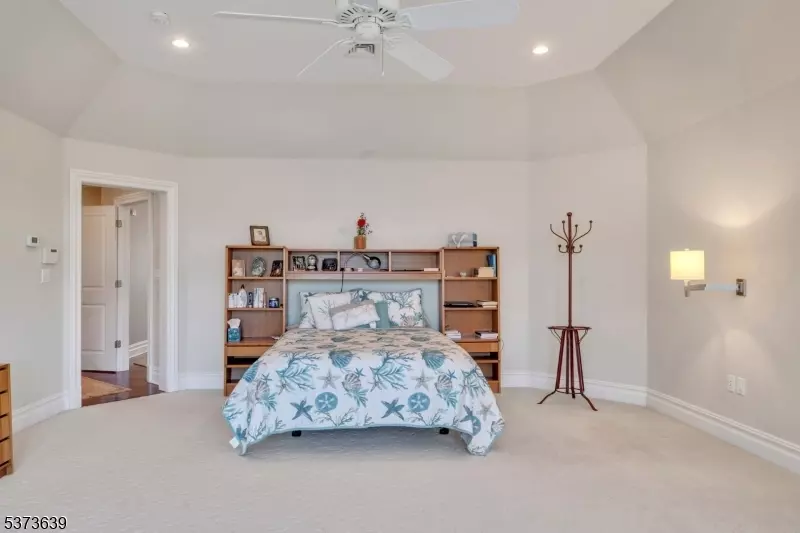 Bedroom - 1118 Pines Lake Dr, Wayne, NJ 07470 photo 4 of 10