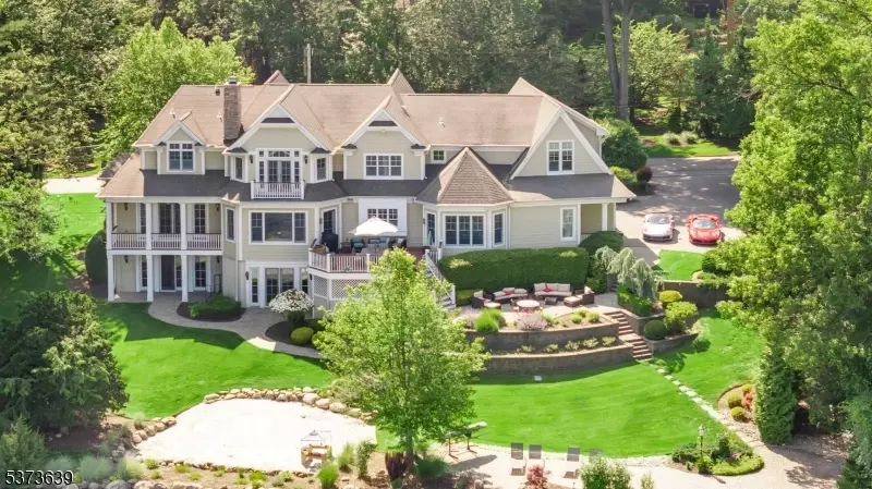 Exterior - 1118 Pines Lake Dr, Wayne, NJ 07470 photo 1 of 11