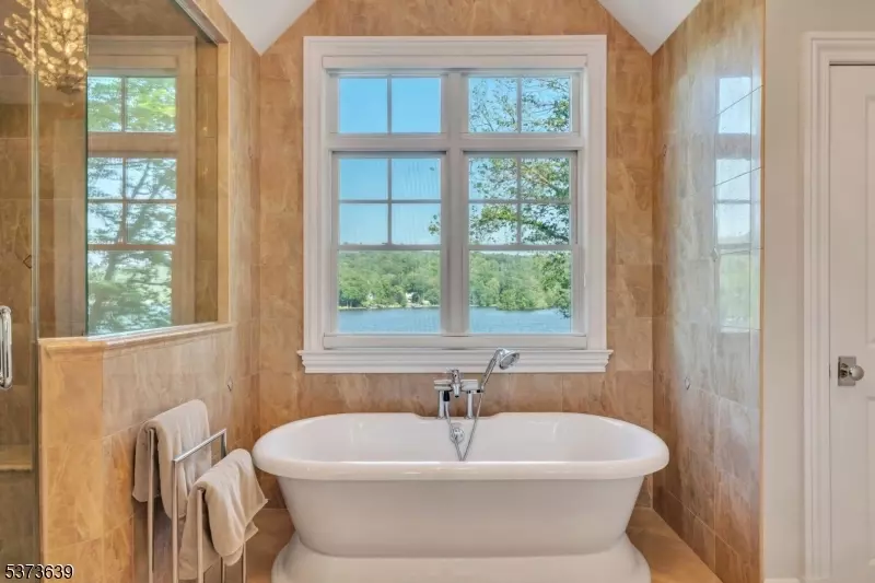 Bath - 1118 Pines Lake Dr, Wayne, NJ 07470 photo 3 of 6