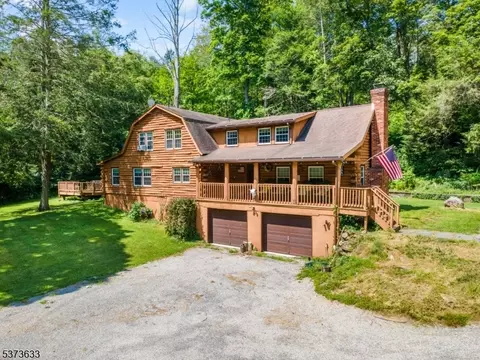 10 Pond Hollow Rd, Sussex, NJ 07461