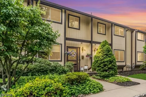 90 Chelsea Way, Bridgewater, NJ 08807