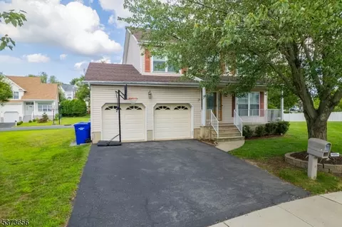 6 Amherst Ct, North Brunswick Twp, NJ 08902