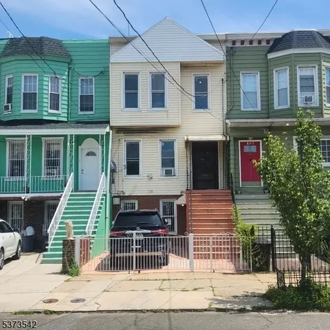 386 Webster Ave #2, Jersey City, NJ 07307