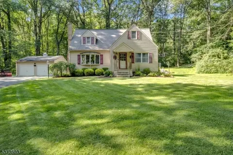 114 Hartmans Corner Rd, Washington Twp, NJ 07882