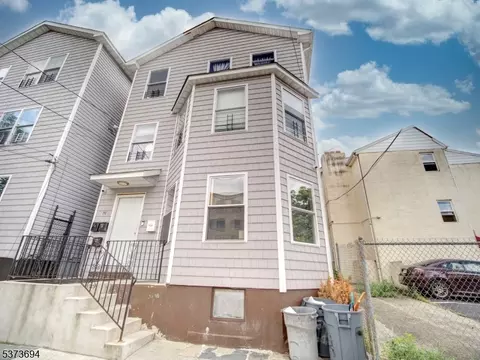 74 16th Ave, Paterson, NJ 07501