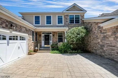 14 Lara Pl, Warren, NJ 07059