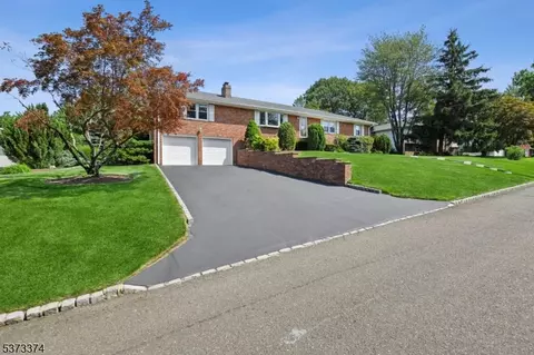 12 Douglas Dr, Towaco, NJ 07082